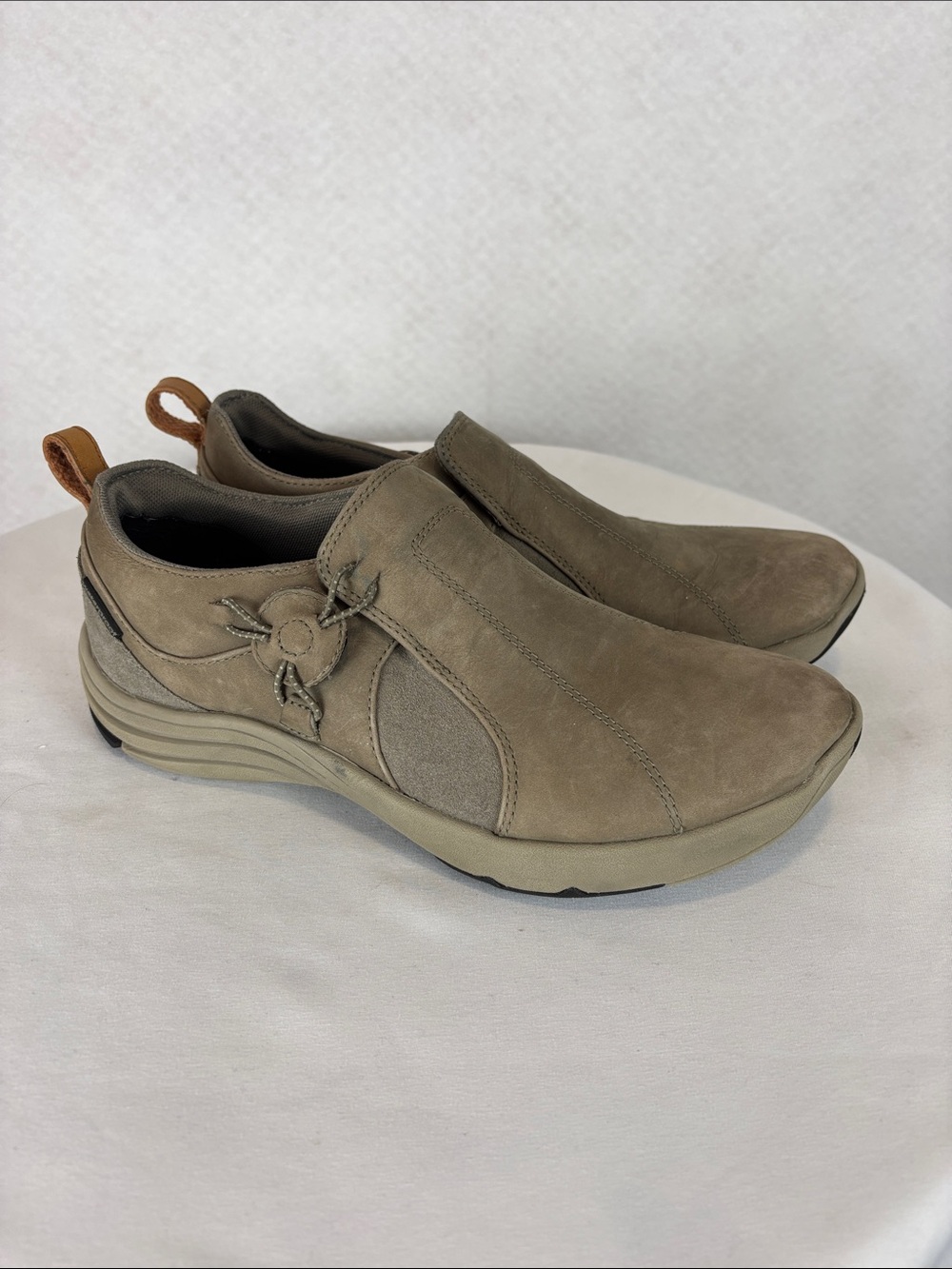 Clarks Wave Walk Women’s Taupe Nubuck Slip On Comfort Shoes US 9 M Outdoor